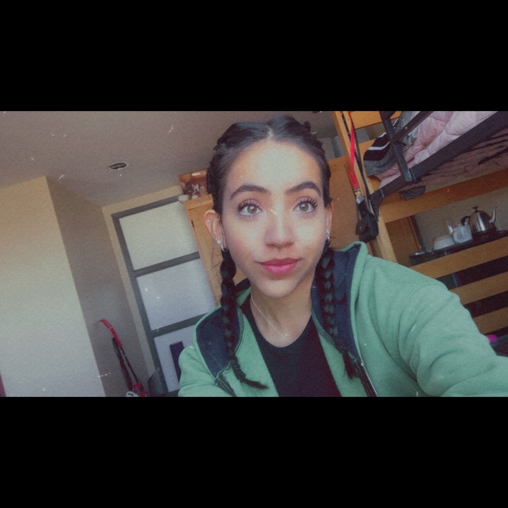 Meet your Posher, Andrea